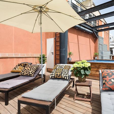 My Space Emirates - Fully Equipped Apartments Near The Beach With Shared Pool Barcelona Eksteriør bilde