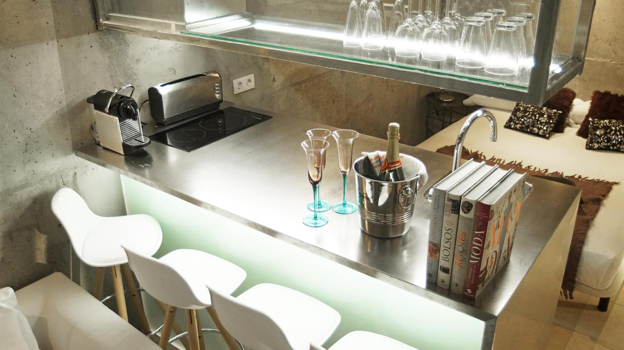 My Space Emirates - Fully Equipped Apartments Near The Beach With Shared Pool Barcelona Rom bilde