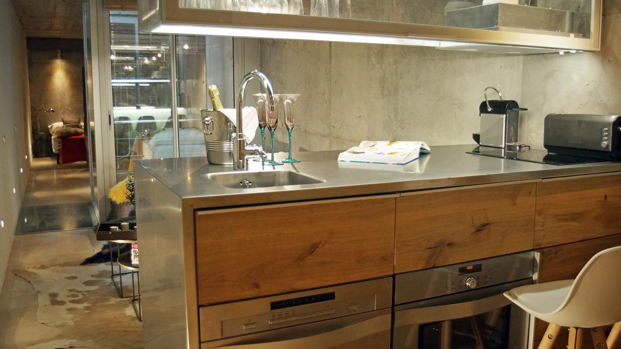 My Space Emirates - Fully Equipped Apartments Near The Beach With Shared Pool Barcelona Rom bilde