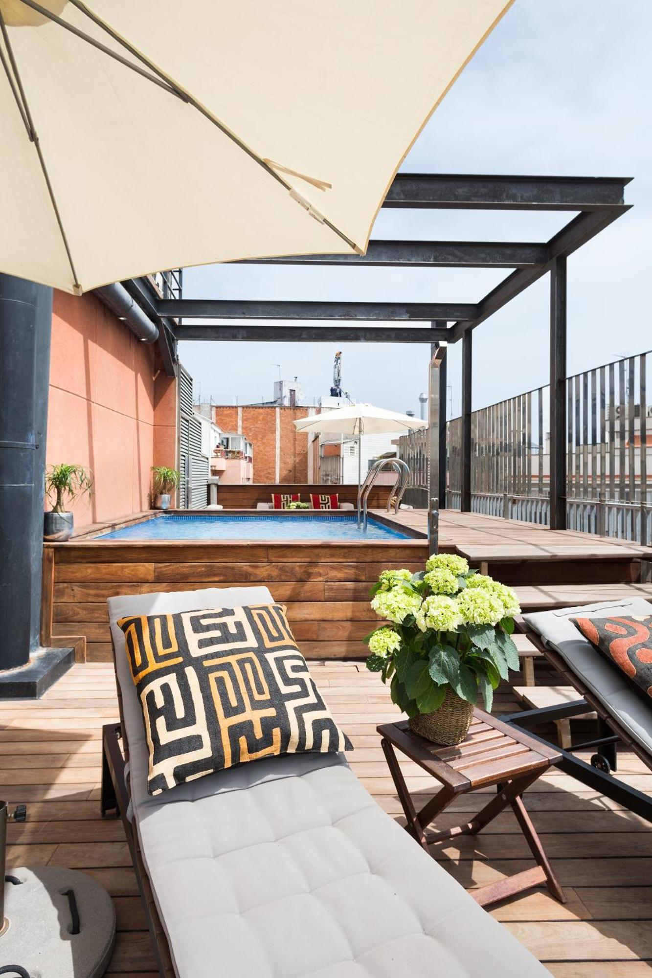My Space Emirates - Fully Equipped Apartments Near The Beach With Shared Pool Barcelona Eksteriør bilde