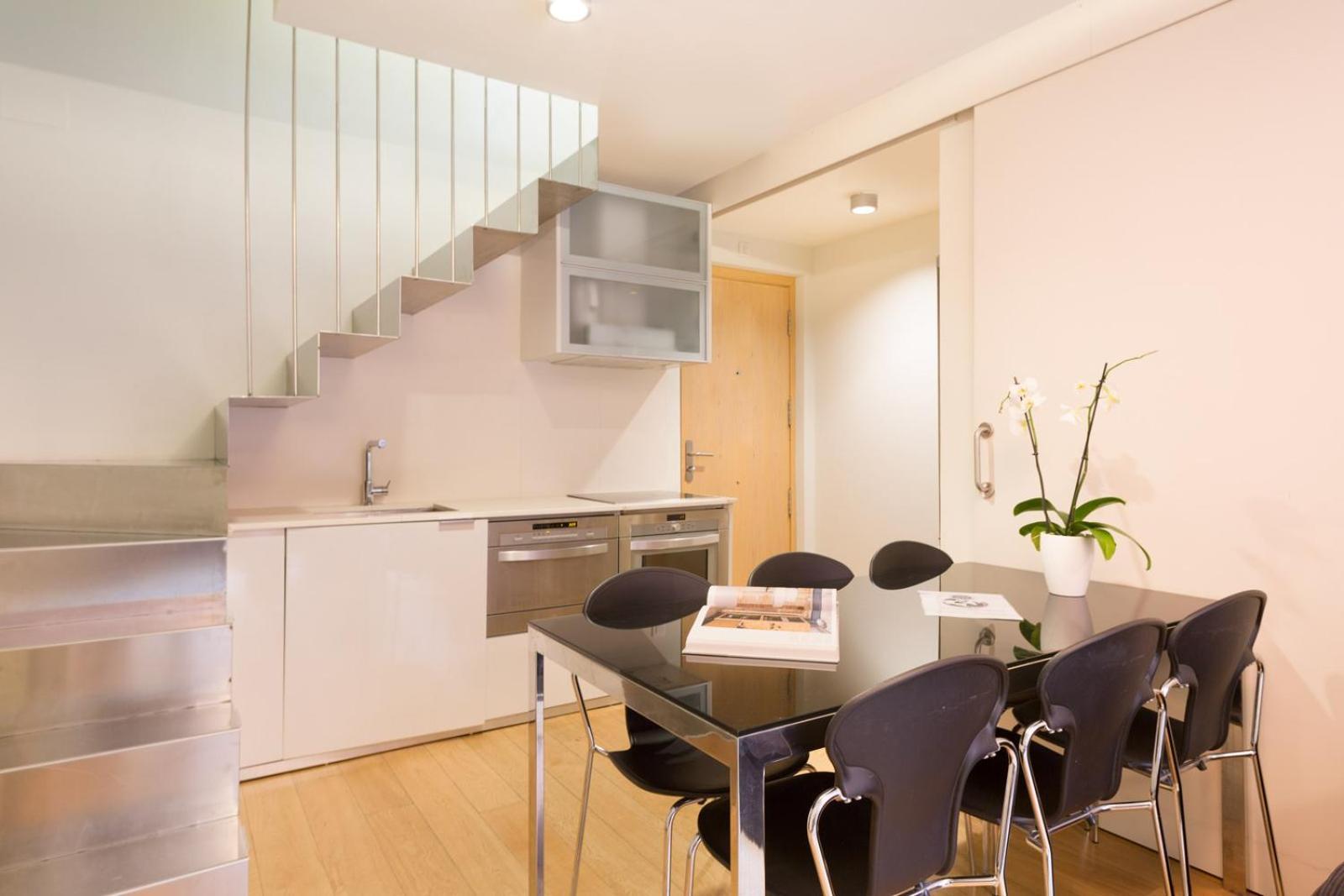 My Space Emirates - Fully Equipped Apartments Near The Beach With Shared Pool Barcelona Eksteriør bilde